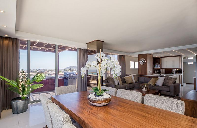4 Bedroom Property for Sale in Bloubergstrand Western Cape